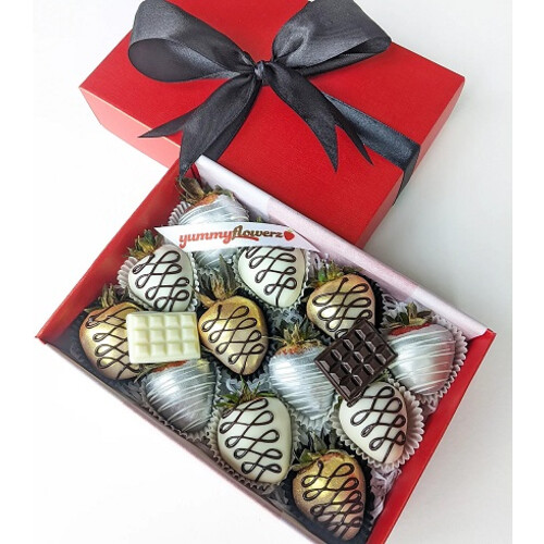 12pcs Gold, Silver & White with Mini Choc Bars Chocolate Strawberries Gift Box